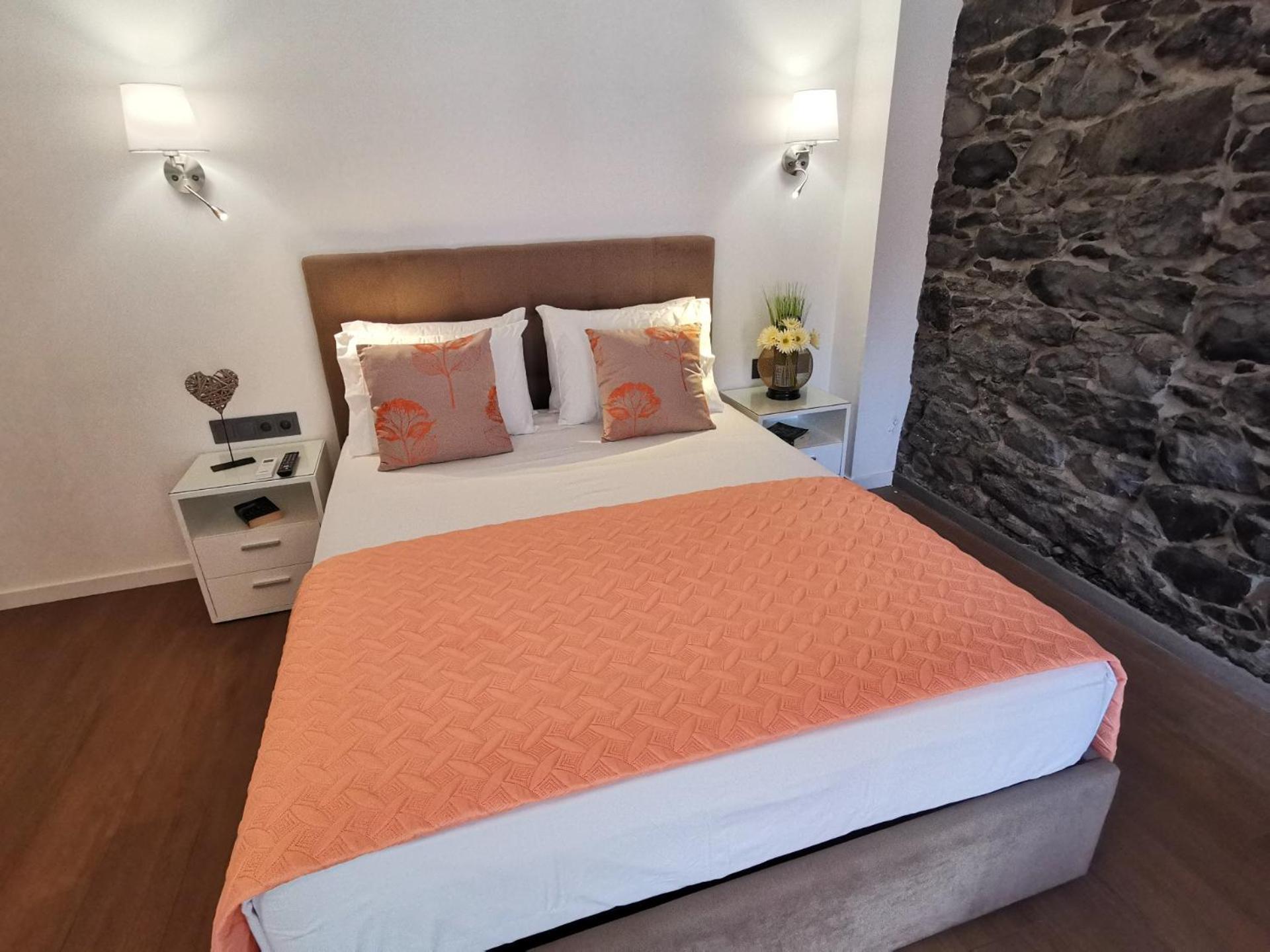 Chale Esmeralda - Charming Studios In Calheta Beach Экстерьер фото